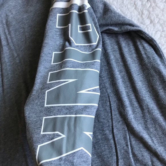 PINK/VS Shirt XS - Picture 5 of 6